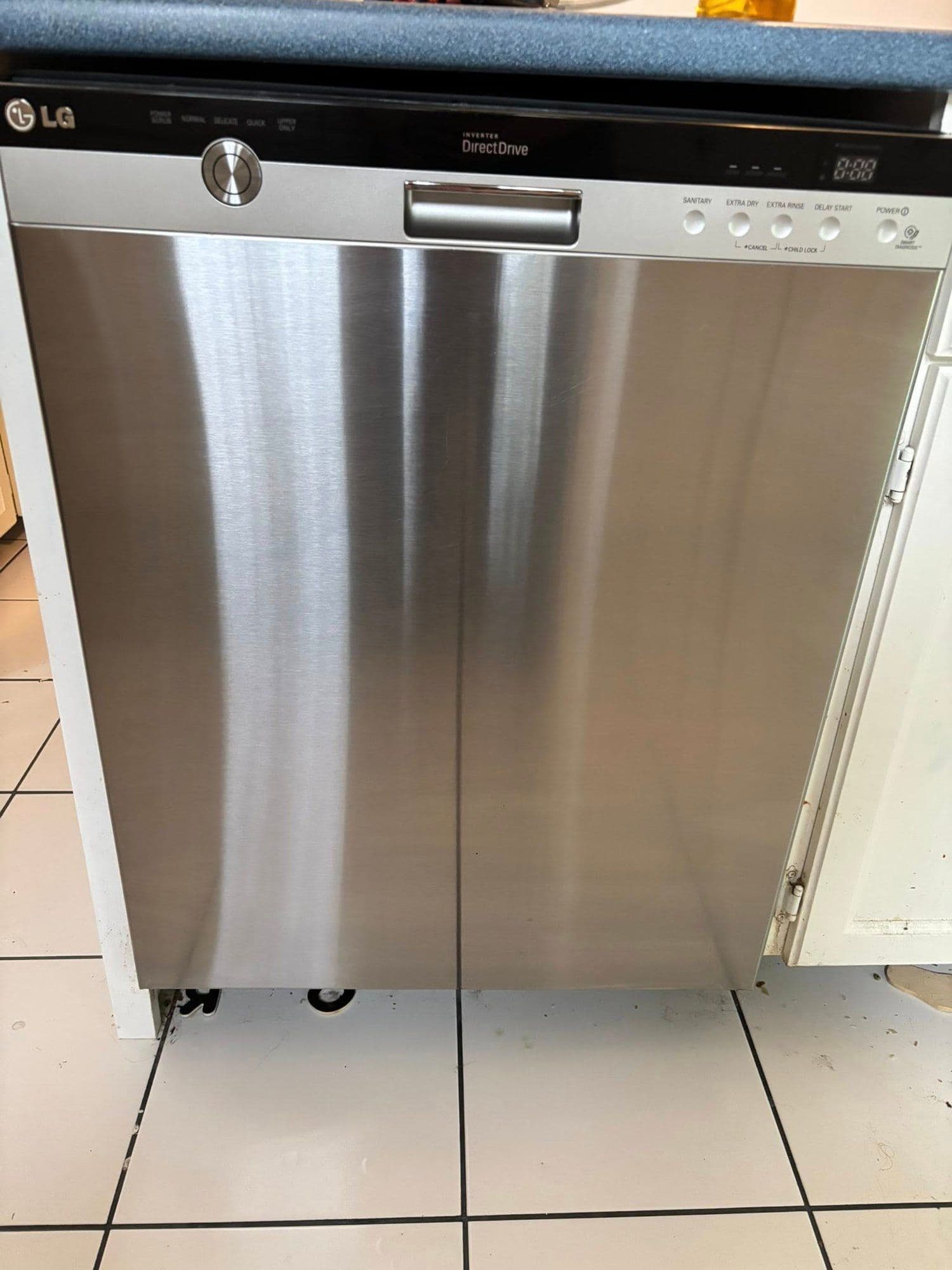 Spotless stainless steel dishwasher cleaned by Like a Dream Cleaning Services